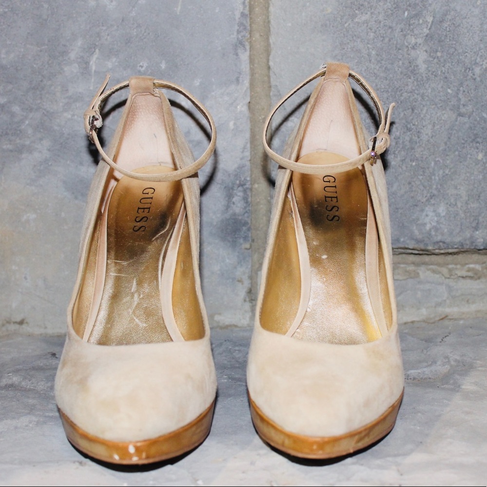 GUESS SUEDE WEDGE